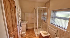 Belview Cottage Dorset bathroom