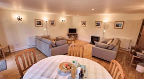 Belview Cottage Dorset dining area
