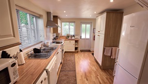 Belview Cottage Dorset kitchen 